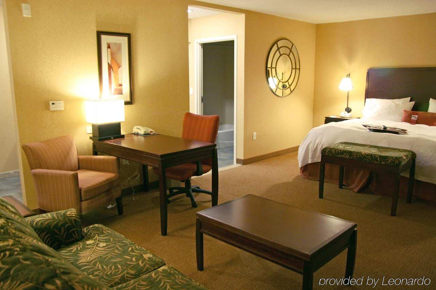 Hampton Inn And Suites San Antonio Airport Стая снимка